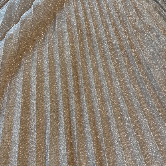 Mother of bride or groom dress. Quiz long gown in pink shimmer, US 6. - Picture 7 of 7